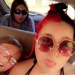 Meet your Posher, Destiny